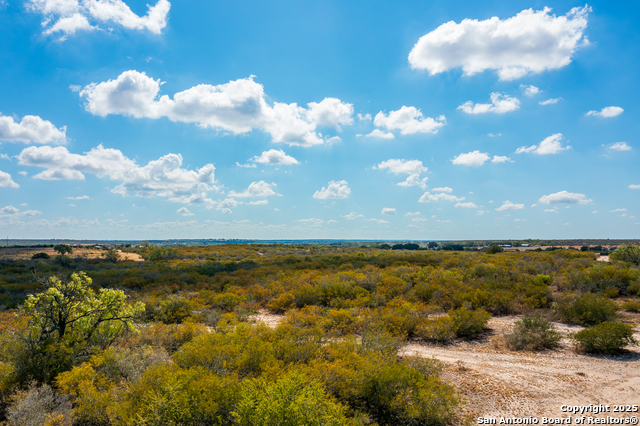 Details for 840 County Road 652, Devine, TX 78016
