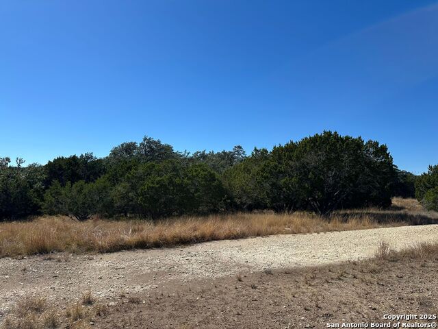 Listing photo id 11 for 149 Tablerock Ridge