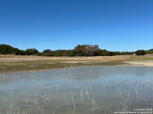 Listing photo id 17 for 149 Tablerock Ridge