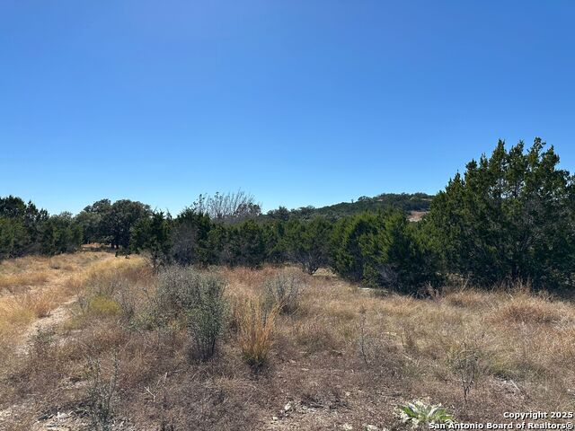 Listing photo id 6 for 149 Tablerock Ridge