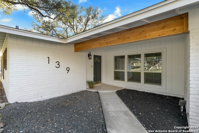 Image 2 of 56 For 139 Canyon Oaks