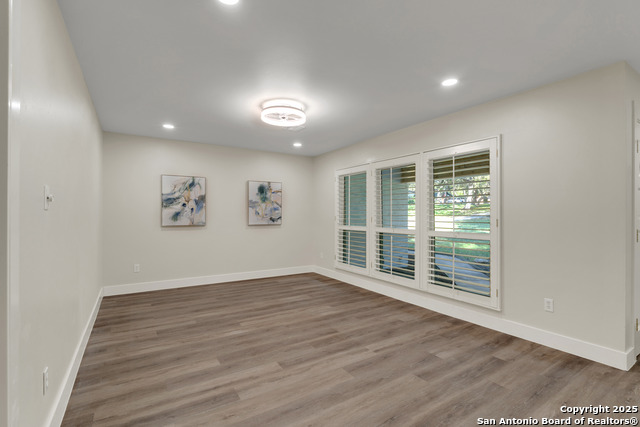 Image 20 of 56 For 139 Canyon Oaks