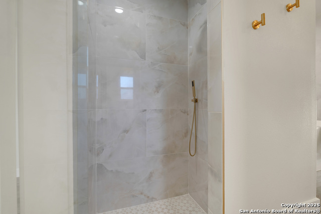 Image 26 of 56 For 139 Canyon Oaks