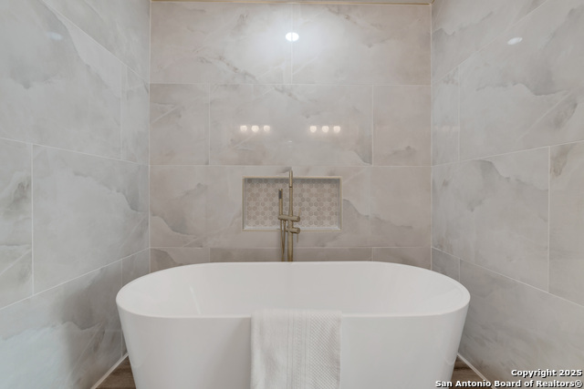 Image 27 of 56 For 139 Canyon Oaks