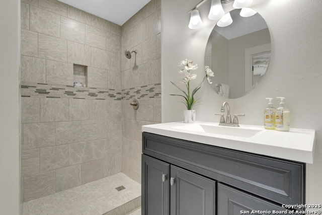 Image 33 of 56 For 139 Canyon Oaks