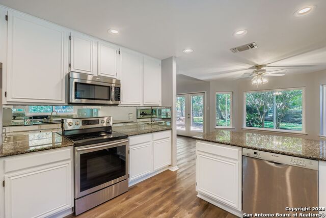 Image 10 of 36 For 3414 Driftwood Pass