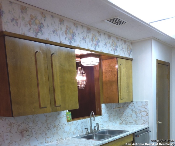 Image 6 of 21 For 10302 Grenadier