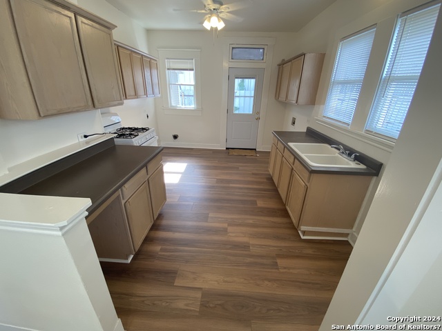 Image 5 of 11 For 610 Croft Trace Ln