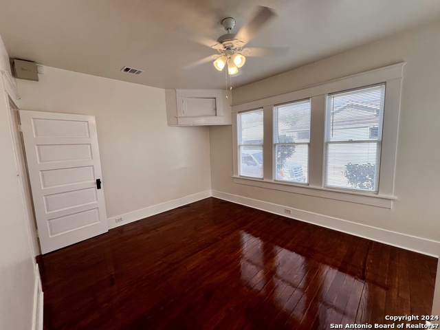 Image 9 of 11 For 610 Croft Trace Ln