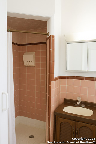 Image 13 of 21 For 1266 Elsmere Pl W