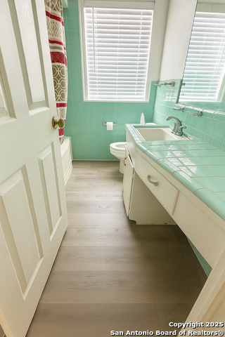 Image 16 of 21 For 1266 Elsmere Pl W