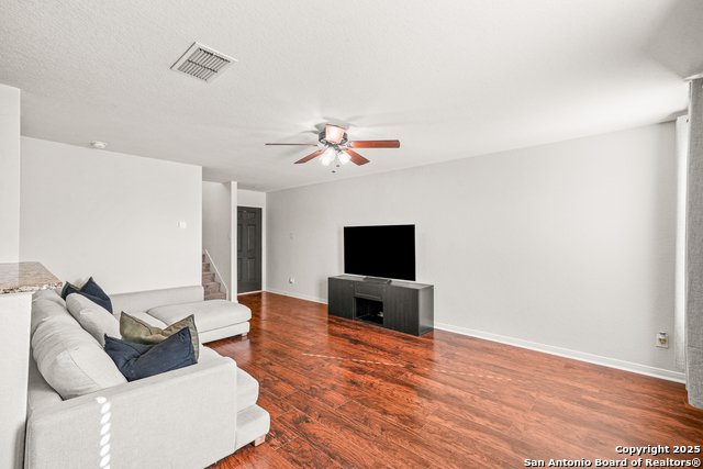 Image 4 of 25 For 11620 Claudette