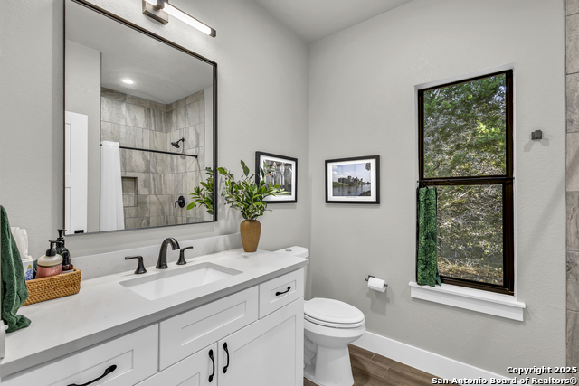 Image 23 of 39 For 110 C Chisholm