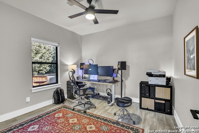 Image 25 of 39 For 110 C Chisholm