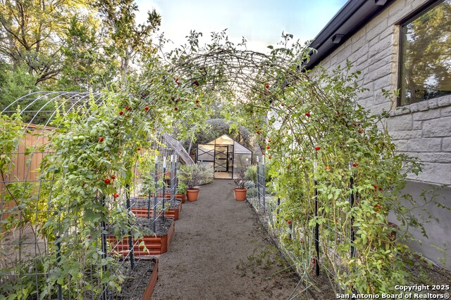 Image 34 of 39 For 110 C Chisholm