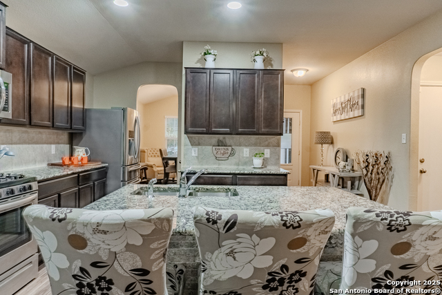 Image 12 of 30 For 13011 Maestro Spark