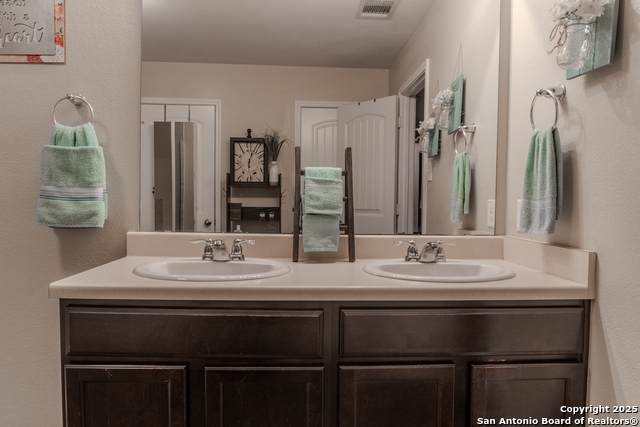 Image 23 of 30 For 13011 Maestro Spark