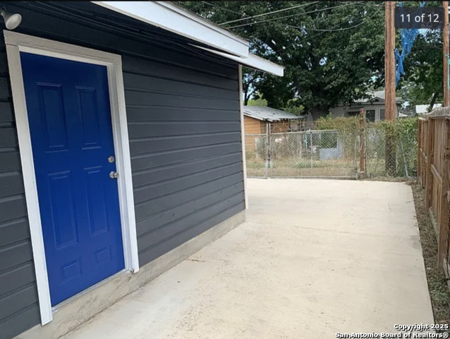 Image 14 of 15 For 1027 King C