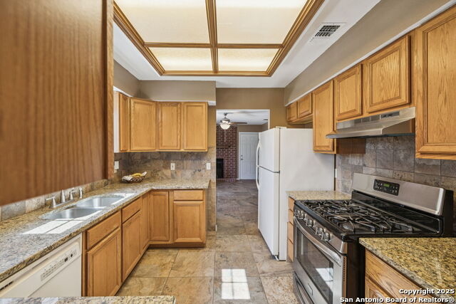 Image 11 of 69 For 146 Village Path