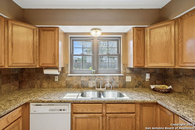 Image 12 of 69 For 146 Village Path