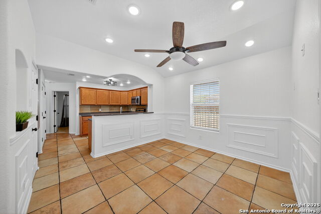 Listing photo id 10 for 3343 Reforma Dr.