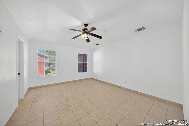 Listing photo id 16 for 3343 Reforma Dr.