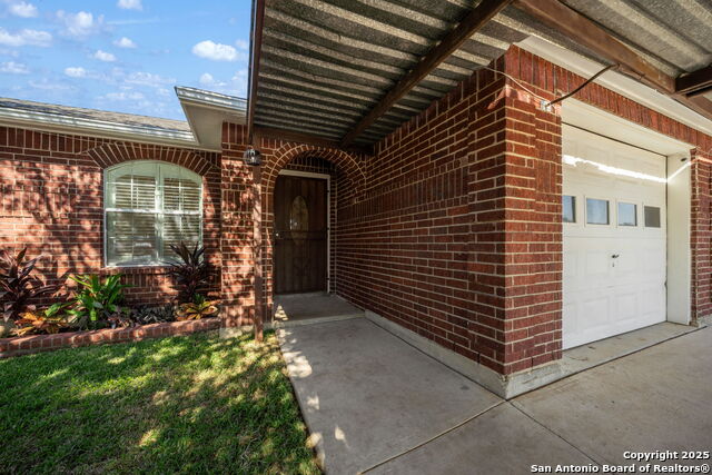 Listing photo id 0 for 3343 Reforma Dr.