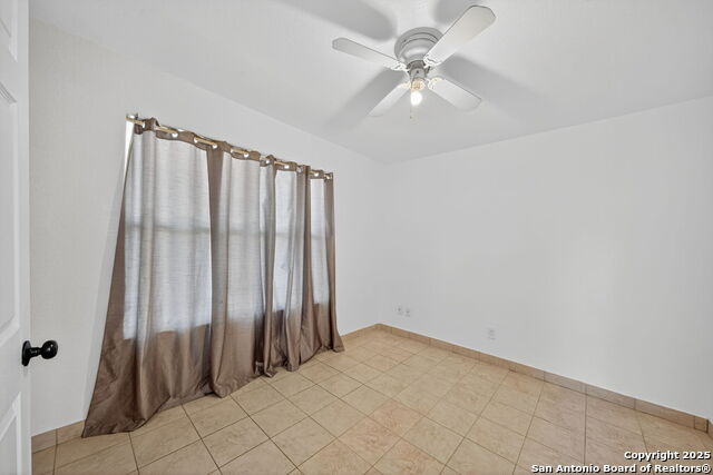 Listing photo id 21 for 3343 Reforma Dr.