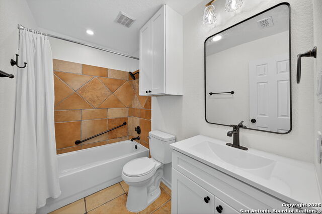 Listing photo id 22 for 3343 Reforma Dr.