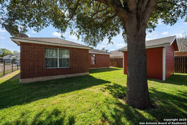 Listing photo id 25 for 3343 Reforma Dr.