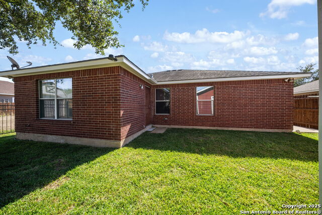 Listing photo id 26 for 3343 Reforma Dr.