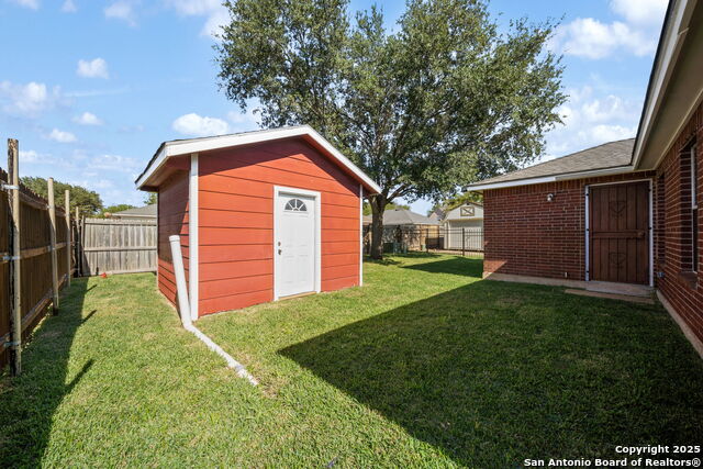 Listing photo id 29 for 3343 Reforma Dr.