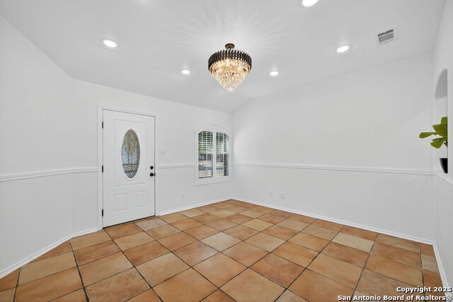 Listing photo id 5 for 3343 Reforma Dr.