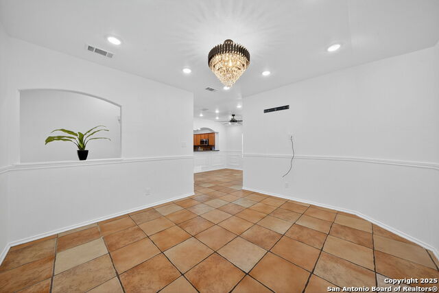 Listing photo id 6 for 3343 Reforma Dr.