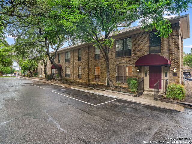 Image 2 of 24 For 7926 Broadway 609