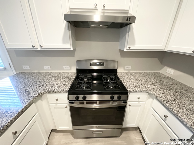 Image 13 of 37 For 4446 Glades Way