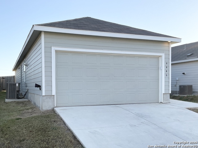 Image 2 of 37 For 4446 Glades Way