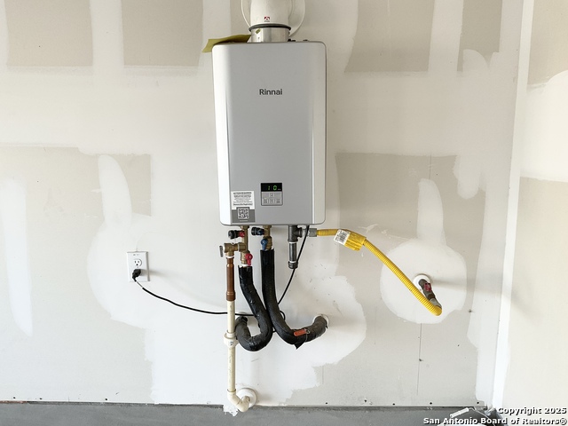 Image 36 of 37 For 4446 Glades Way