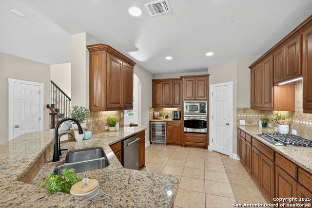 Image 16 of 47 For 17950 Maui Sands