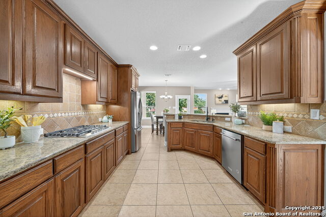 Image 17 of 47 For 17950 Maui Sands