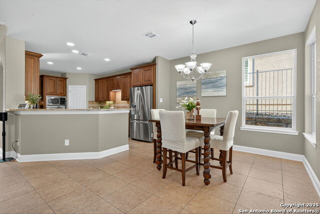 Image 19 of 47 For 17950 Maui Sands