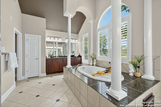 Image 24 of 47 For 17950 Maui Sands