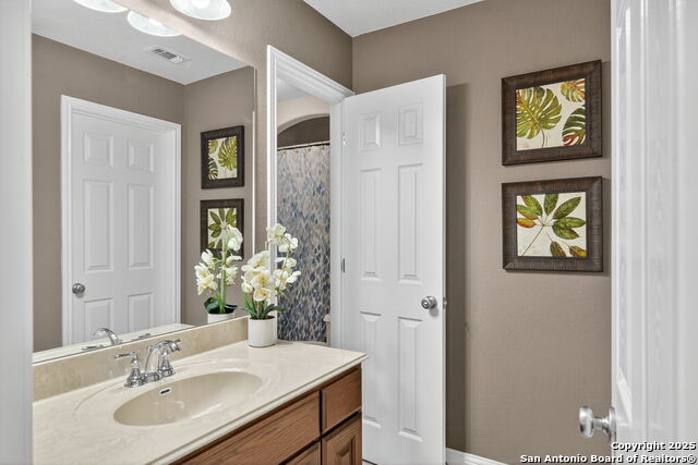 Image 29 of 47 For 17950 Maui Sands