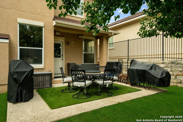 Image 34 of 47 For 17950 Maui Sands