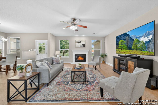 Image 5 of 47 For 17950 Maui Sands