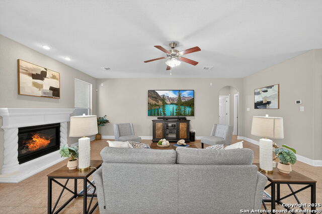 Image 9 of 47 For 17950 Maui Sands