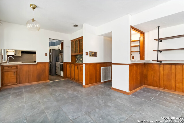 Image 8 of 30 For 7634 Tippit Trl