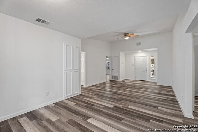 Image 7 of 25 For 4143 Freestone