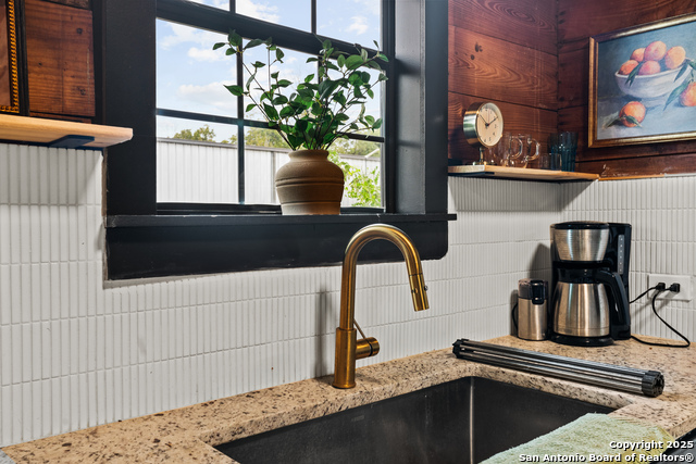 Image 15 of 38 For 203 Helena  