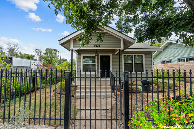 Image 2 of 38 For 203 Helena  